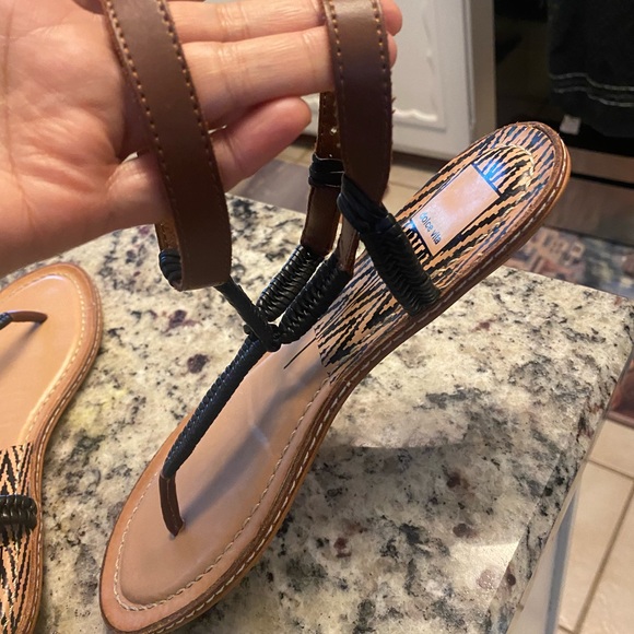 Dolce Vita Sandals - Picture 5 of 8